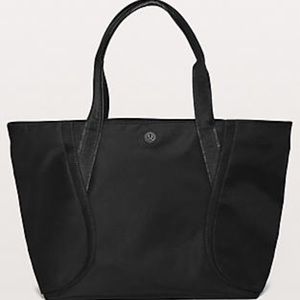 Lululemon tote
